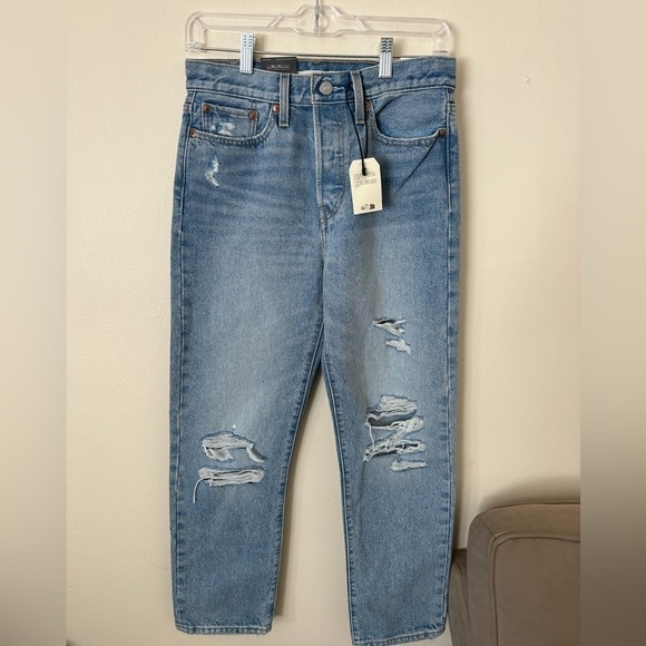 Levi's Denim - NWT Levi Jeans "Wedgie Straight" Lighter Wash Jeans